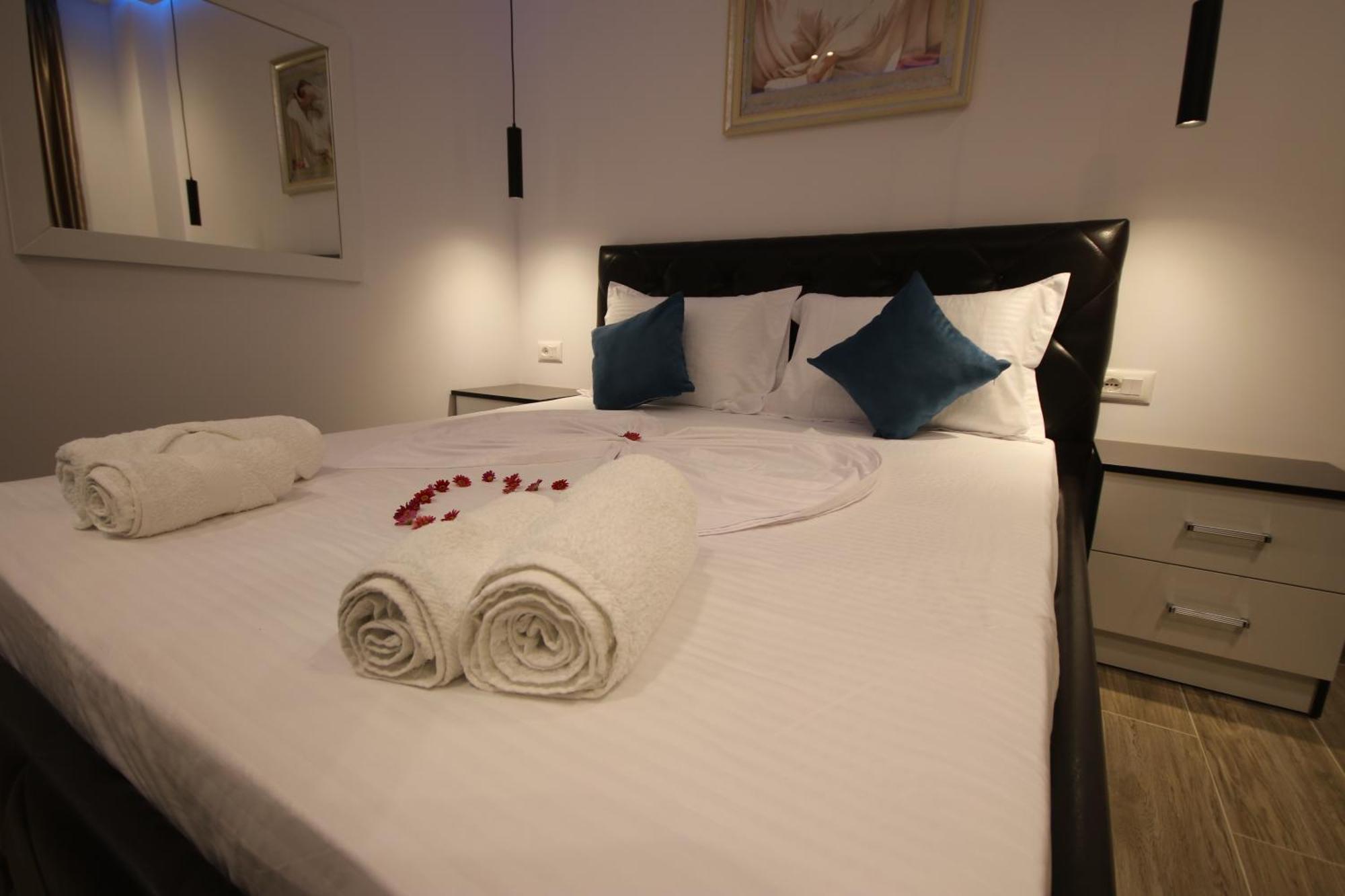 Klea Rooms Himare Exterior foto